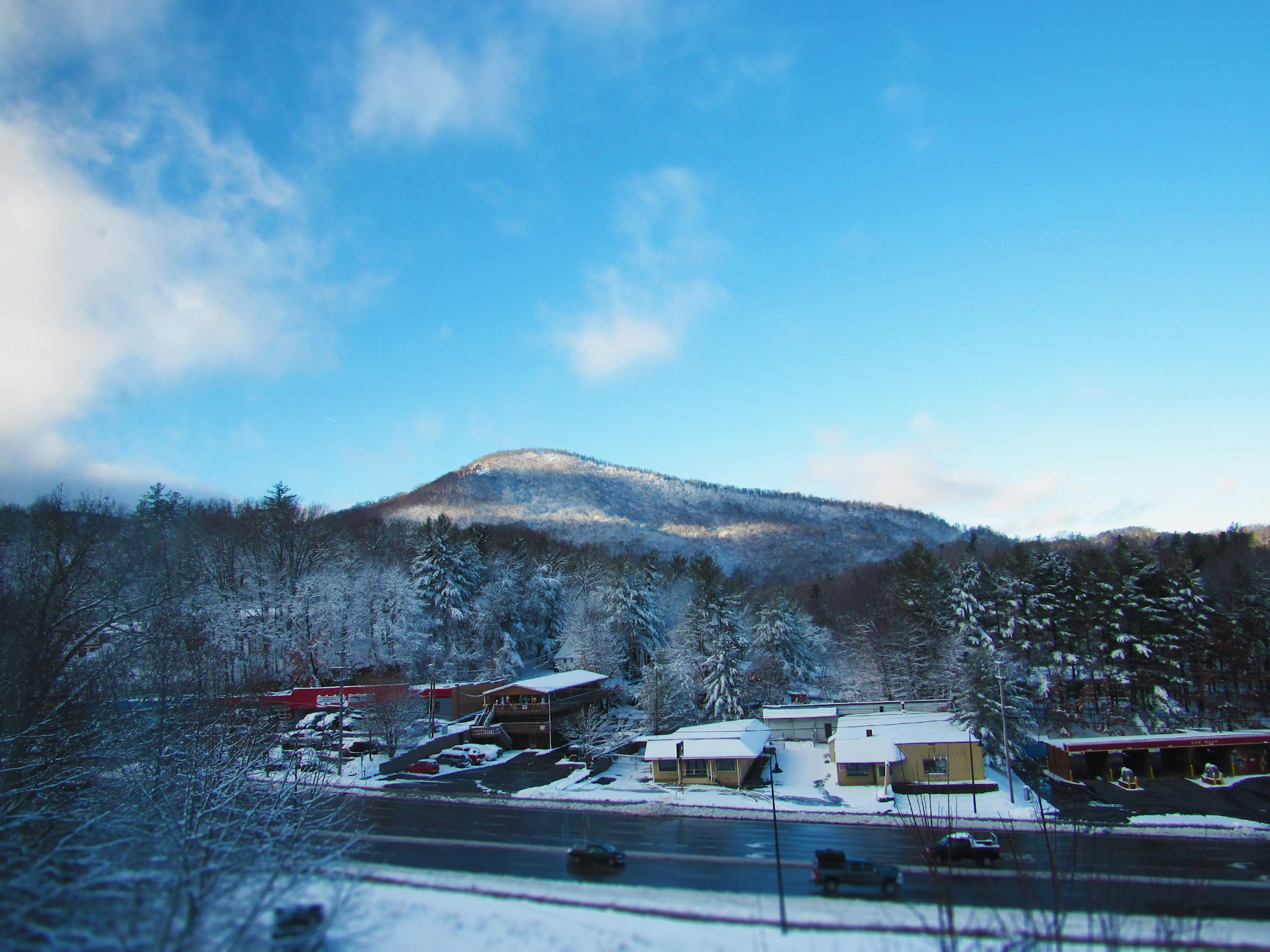 Image of mountains near Boone, NC which is serviced by Roby HVAC and Electrical